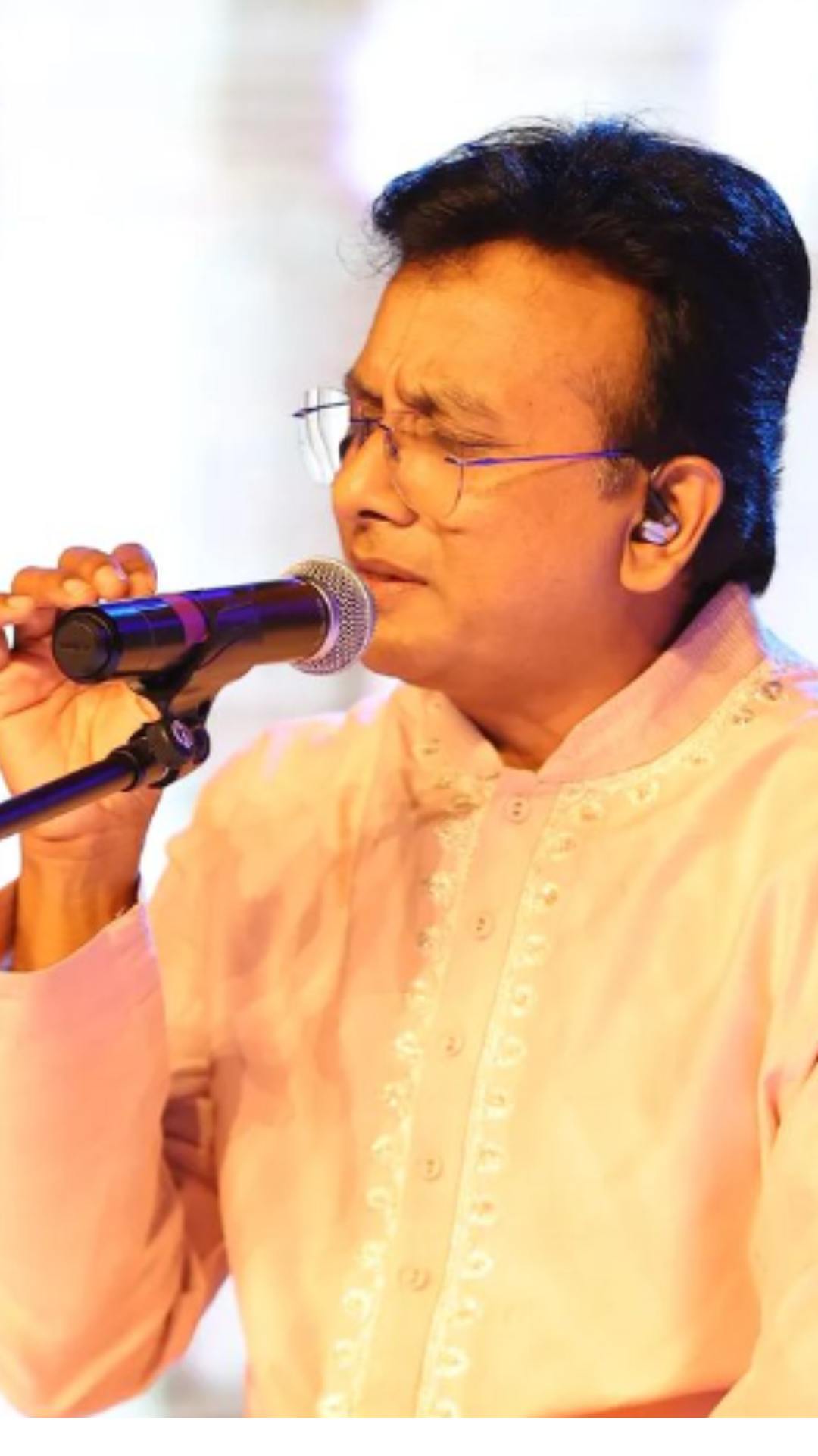 ஜுன்ஸ் படத்தில் வரும் எனக்கே எனக்கா என்ற பாடல்