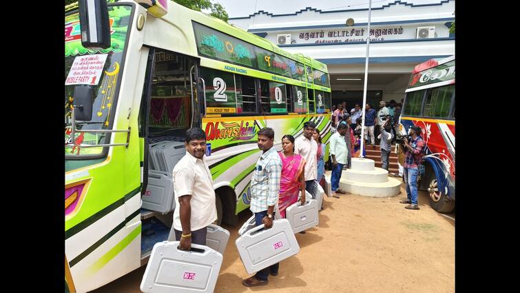 Vikravandi By Election Intensification of sending voting machines to polling stations - TNN விக்கிரவாண்டி இடைத்தேர்தல்: வாக்குச்சாவடிகளுக்கு வாக்குப்பதிவு இயந்திரம் அனுப்பும் பணி தீவிரம்