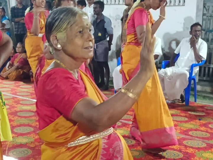 Karur Anna Kamachi Amman Temple Maha Kumbabhishek ceremony Sengunder Kummiyattam - TNN கரூர் அன்ன காமாட்சி அம்மன் ஆலய  மகா கும்பாபிஷேக விழா; பெண்கள் செங்குந்தர் கும்மியாட்டம்