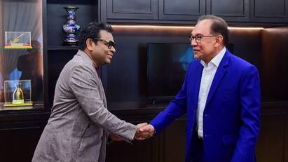 music compser a  r rahman meets malaysia prime minister anwar ibrahim A R Rahman : மலேசிய பிரதமரை சந்தித்த இசையமைப்பாளர் ஏ.ஆர் ரஹ்மான்