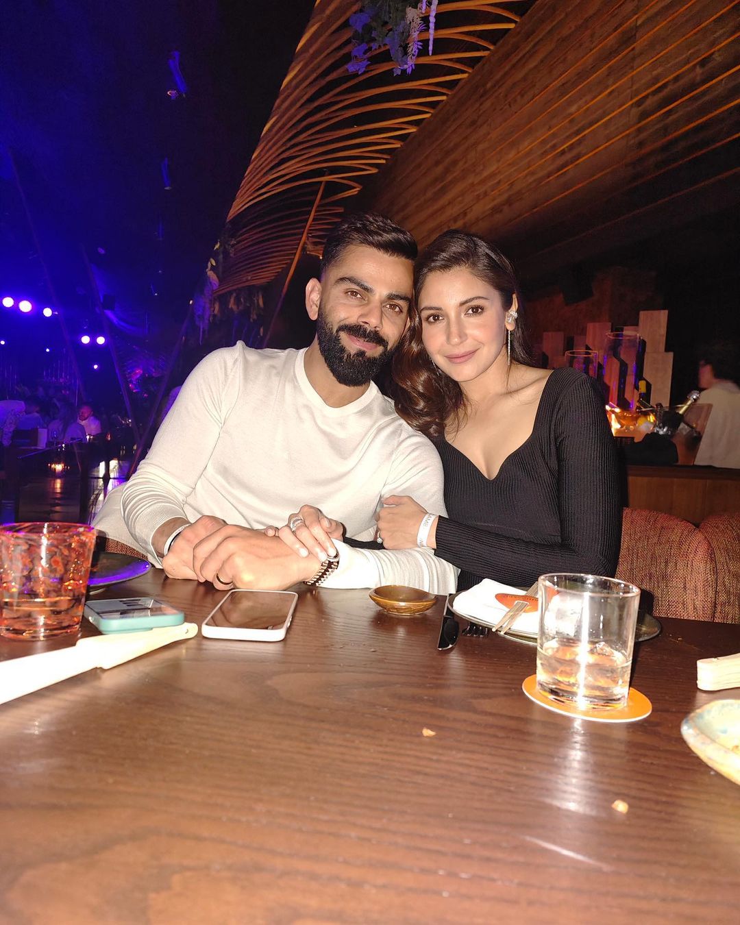 Virat Kohli के पास है अथाह दौलत,  Anushka Sharma भी हैं अमीर, जानें दोनों की नेटवर्थ