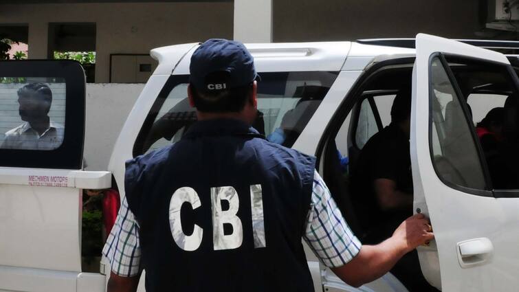 NEET paper leak case CBI raid house of accused Shivnandan in Gaya ann NEET Paper Leak: नीट मामले में CBI की गया में छापेमारी, आरोपी शिवनंदन की खंगाली कुंडली