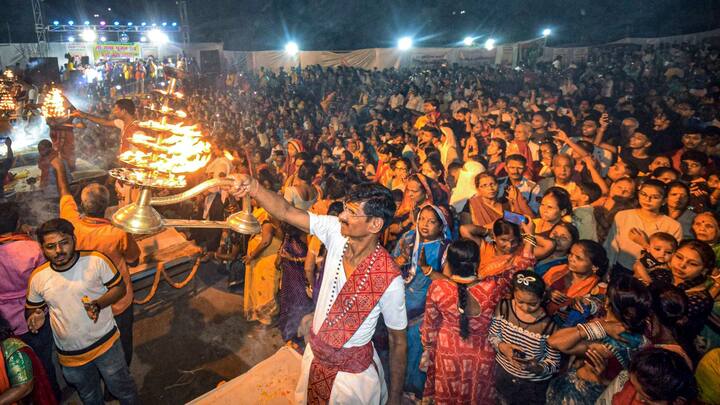 ডিসক্লেমার : কোনও রাশির জাতক বা জাতিকার ভাগ্যে কী রয়েছে সেই সংক্রান্ত কোনো মতামত এবিপি লাইভের নেই। এবিপি লাইভ জ্যোতিষ সম্পর্কিত কোনো সম্পাদকীয় / সম্পাদক-নিয়ন্ত্রিত তথ্য, পরামর্শ প্রদান করে না। প্রদত্ত পরামর্শ ও তথ্য প্রয়োগের আগে সংশ্লিষ্ট বিশেষজ্ঞের পরামর্শ নিন।(ছবি সৌজন্য- পিটিআই)