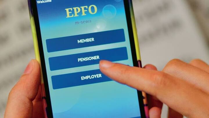 दरअसल ईपीएफओ अपने मेंबर्स के लिए सोओपी यानी स्टैंडर्ड ऑपरेटिंग प्रोसीजर बनाने की तैयारी कर रहा है इसे फेक ट्रांजैक्शन और फ्रॉड होने पर वेरिफिकेशन जरूरी होगा.