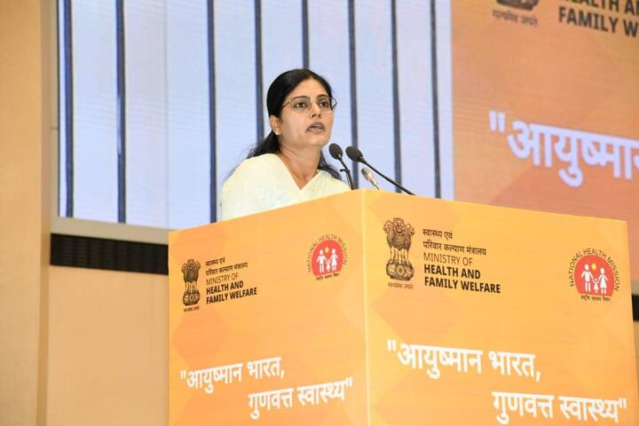 अपना दल (सोनेलाल) की अध्यक्ष अनुप्रिया पटेल भले ही बीजेपी के नेतृत्व वाली एनडीए सरकार में केंद्रीय राज्य मंत्री हों मगर उनके कुछ बयान बीजेपी को असहज कर सकते हैं.