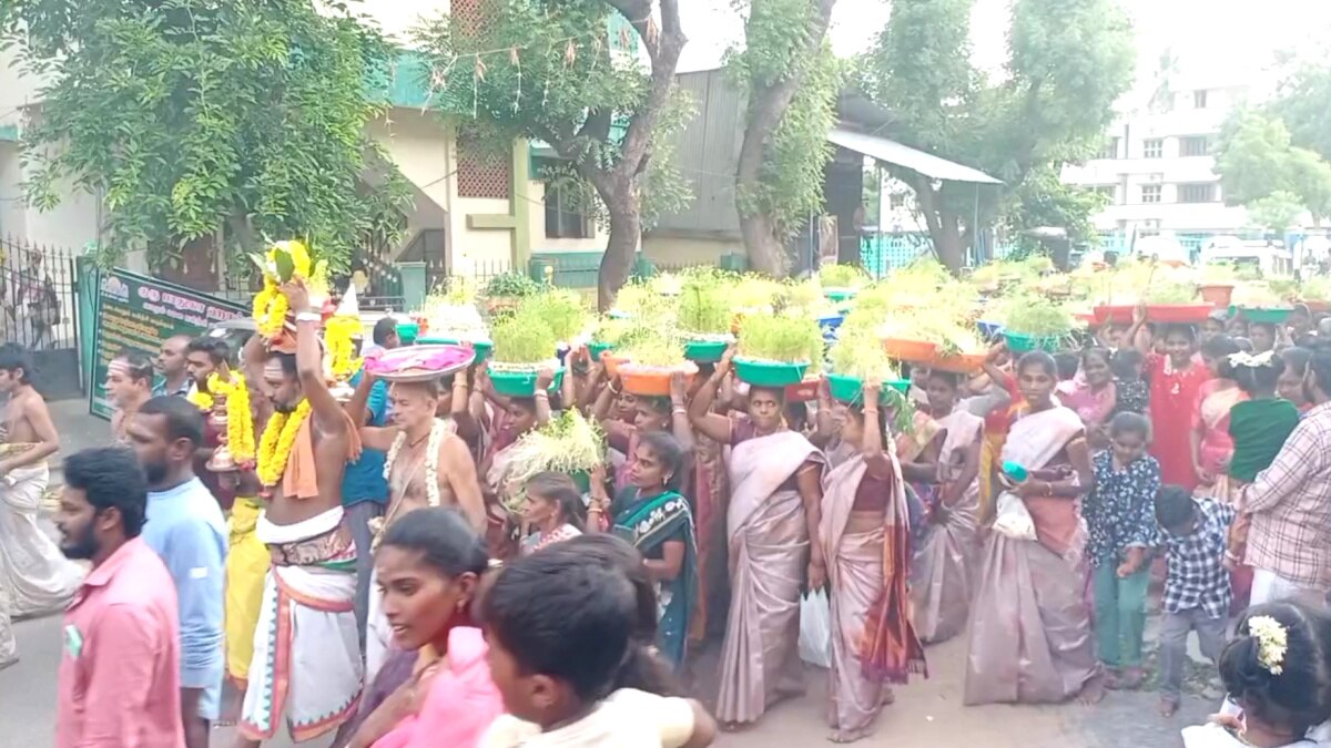 ஸ்ரீ திரிசூலி காளியம்மன் ஆலய கும்பாபிஷேக விழாவை முன்னிட்டு நடைபெற்ற முளைப்பாரி ஊர்வலம்