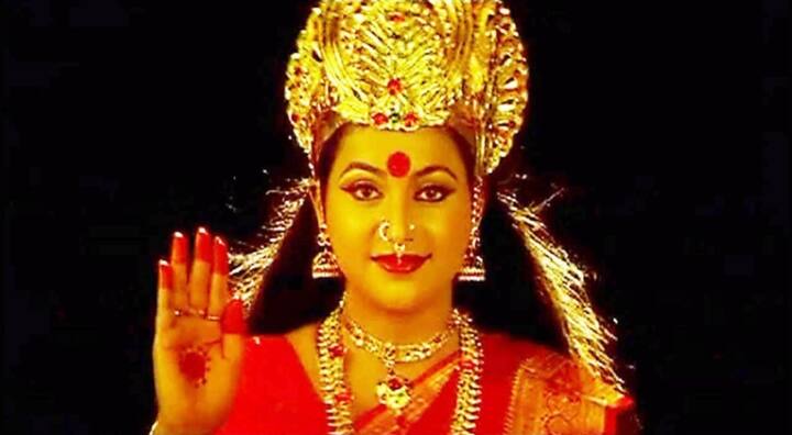 ராமா நாராயணன் இயக்கத்தில் வெளிவந்த இரண்டாவது அம்மன் படம் கோட்டை மாரியம்மன். கரண், தேவயானி, ரோஜா, விவேக் ஆகியோர் இந்த படத்தில் நடித்திருந்தார்கள். இப்படத்தில் ரோஜா அம்மன் கதாபாத்திரை ஏற்று நடித்து இருந்தார்.