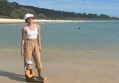 प्रियंका चोपड़ा ने बेटी संग उठाया छुट्टियों का लुत्फ, रेत पर दौड़ती दिखीं मालती मैरी