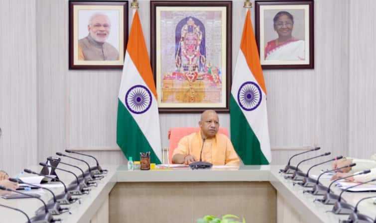 Uttar Pradesh new plan regarding medical colleges CM Yogi Adityanath talked Health Minister JP Nadda over phone ann यूपी के मेडिकल कॉलेजों को लेकर CM योगी का नया प्लान, स्वास्थ्य मंत्री जेपी नड्डा से की फोन पर बात