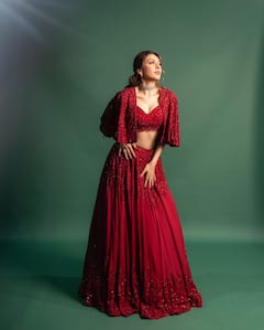 Hansika Motwani Gives Eternal Beauty Vibe In Red Lehenga; Check Out Pics