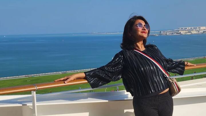 ২০২৪ সালের লোকসভা নির্বাচনের সময় জমা দেওয়া হলফনামা অনুযায়ী, তিনি ২০২২ থেকে ২৩ সালের মধ্যে রোজগার করেছেন ৩ কোটিরও বেশি টাকা। ৩,১১,২২,০৮০ টাকার মালকিন তিনি ২০২২-২৩ সালে। তার আগের বছর রচনার আয় ২,৪১,৩১,৩৮০ টাকা। তার আগের বছর তাঁর রোজগার ২,৩৩,৭৪,১৪০। ছবি: ইনস্টাগ্রাম