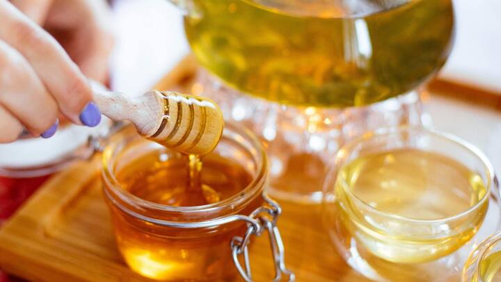 இதோடு, தேன் அல்லது நாட்டு சர்க்கரை சேர்த்து குடிக்கலாம். சர்க்கரை சேர்ப்பது நல்லது அல்ல. இது குடல் ஆரோக்கியத்திற்கும் நல்லது.