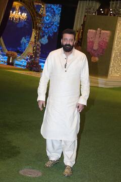 Anant-Radhika Wedding: अनंत-राधिका की मेहंदी सेरेमनी शुरू, संजय दत्त से लेकर धोनी तक पहुंचे ये सेलेब्स