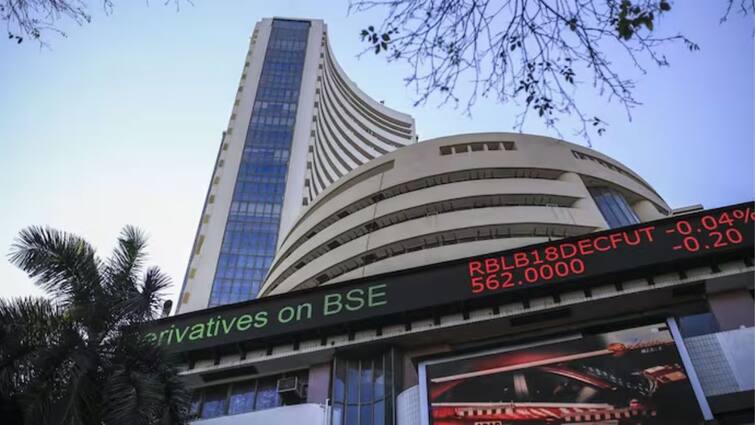 Stock Market Today Nifty slips below 24200, Sensex sheds 770 Points all sectors in the red Stock Market Today:இந்திய பங்குச்சந்தை வீழ்ச்சி; 800 புள்ளிகள் சரிந்த சென்செக்ஸ்!