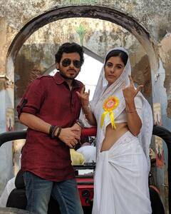 रियल लाइफ में बेहद ग्लैमरस हैं 'Mirzapur' की मुख्यमंत्री साहिबा! बिकिनी से लेकर बैकलेस ड्रेस में ढाती हैं कहर