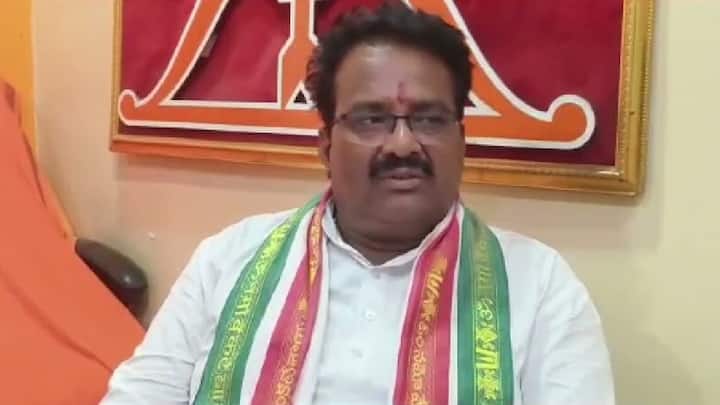 याच अहमदनगर लोकसभा मतदारसंघातून सध्या वाद्रगस्त ठरलेल्या आयएएस अधिकारी पूजा खेडकर यांच्या वडिलांनी वंचित बहुजन आघाडीकडून उमेदवारी दाखल केली होती. या निवडणुकीत त्यांना केवळ 13,749 मतं मिळाली आहेत.