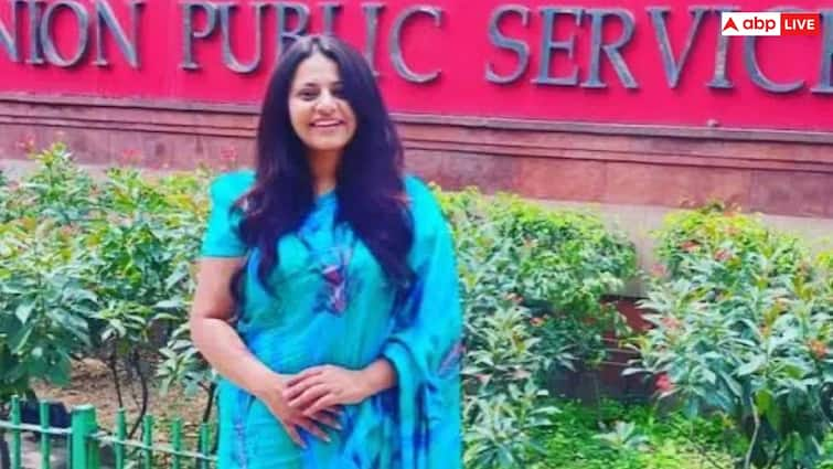 Pune IAS officer Pooja Khedkar Fake Disability Certificate Case Skipped Medical Tests UPSC Pune IAS Pooja Khedkar: मुश्किलों में फंसी ट्रेनी आईएएस पूजा खेडकर, अब सर्टिफिकेट को लेकर उठे ये सवाल