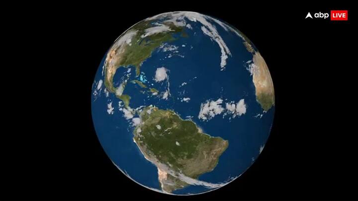 अंतरराष्ट्रीय वैज्ञानिकों की एक टीम ने धरती के अलावा रहने लायक एक्सोप्लैनेट की एक अहम खोज की है. ये पृथ्वी की तरह ही दिखनें वाला एक गृह होता है. द एस्ट्रोफिजिकल जर्नल लेटर्स की रिपोर्ट के अनुसार, शोध करने पर पता चला है कि एक्सोप्लैनेट एलएचएस 1140 बी एक सुपर-धरती हो सकता है. इस दौरान वैज्ञानिकों का मानना है कि इस एक्सोप्लैनेट पर पानी से भरा समुद्र होने की भी संभावना है. बताया जा रहा है कि एक्सोप्लैनेट एलएचएस 1140 बी नक्षत्र सेटस में करीब 48 प्रकाश साल दूरी पर स्थित है.