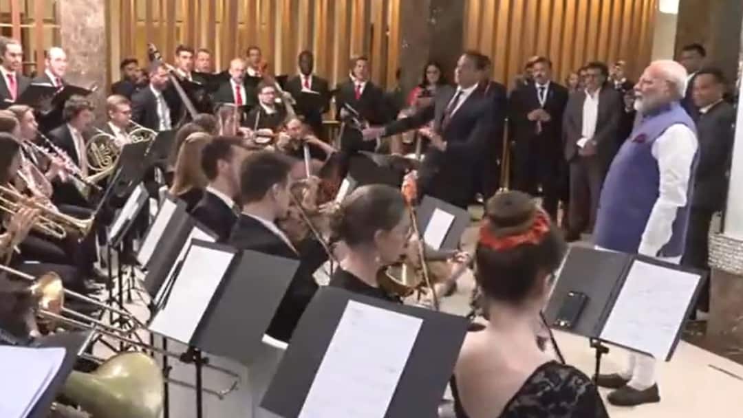 PM Modi Austria Visit Austrian Choir Welcomes PM Modi With Vande Mataram PM Modi: ఆస్ట్రియాలో ప్రధాని మోదీకి వందేమాతర గీతంతో గ్రాండ్ వెల్‌కమ్ - గూస్‌బంప్స్‌ ఇస్తున్న వీడియో