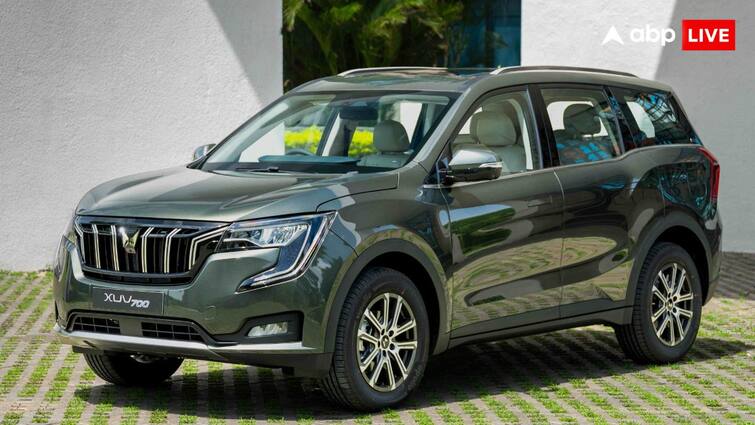 Mahindra XUV700 AX7 now starts at Rs 19 lakh 49 thousand rupees for few months 7 Seater car offer Mahindra 7-Seater Car: न करें देरी, महिंद्रा की इस 7-सीटर कार पर उठाएं 2 लाख रुपये तक का फायदा