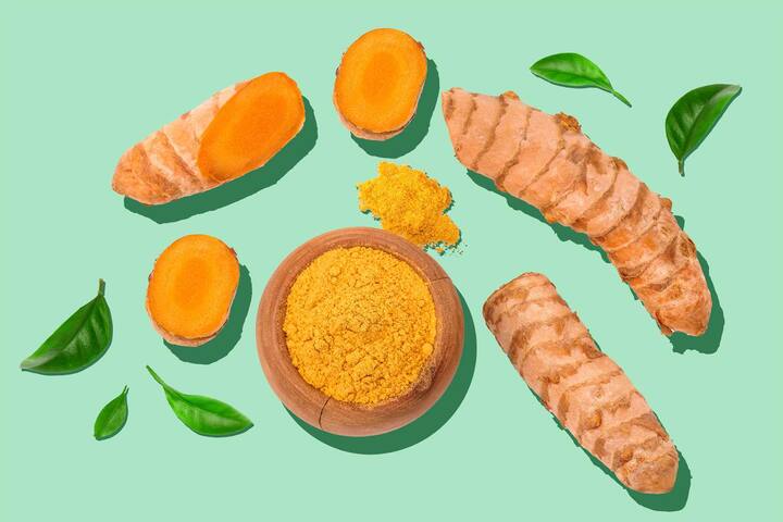 Turmeric Benifits:  ਵਧਦੀ ਉਮਰ ਦੇ ਨਾਲ ਕਈ ਲੋਕਾਂ ਨੂੰ ਅਲਜ਼ਾਈਮਰ ਦੀ ਸਮੱਸਿਆ ਦਾ ਸਾਹਮਣਾ ਵੀ ਕਰਨਾ ਪੈਂਦਾ ਹੈ। ਇਸ ਦੇਸੀ ਚੀਜ਼ ਨਾਲ ਤੁਸੀਂ ਅਲਜ਼ਾਈਮਰ ਨੂੰ ਦੂਰ ਕਰ ਸਕਦੇ ਹੋ।