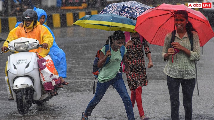 Mumbai Weather Updates: मुंबई में बीते कुछ दिनों से लगातार बारिश हो रही है. हालांकि बीच में वर्षा थम गई थी, लेकिन एकबार फिर मौसम विभाग ने बारिश का अलर्ट जारी किया है.
