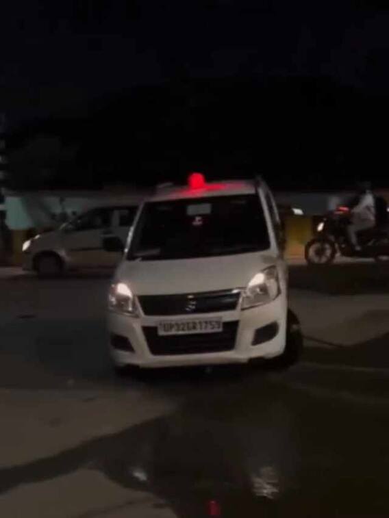 कार पर कौन लगा सकता है लाल और नीली बत्ती?