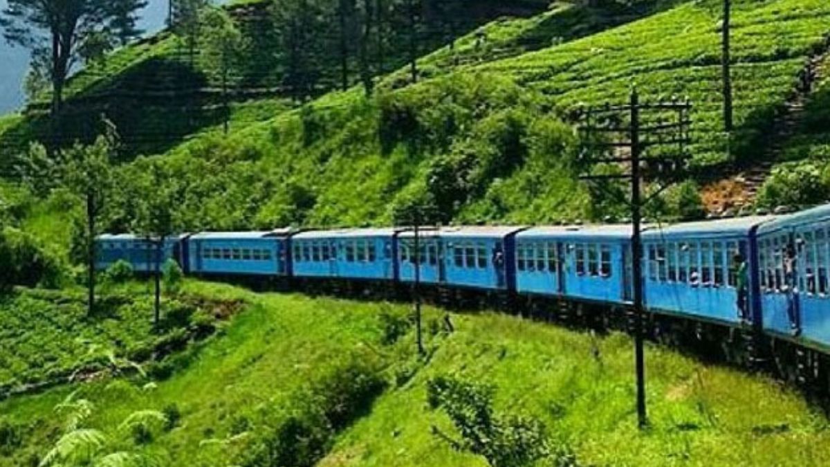 Monsoon Travel : आयुष्यात एकदा तरी पावसाळ्यात 'या' 5 रेल्वे मार्गांवर प्रवास कराच..! हा अनुभव स्वर्गसुखापेक्षा कमी ठरणार नाही