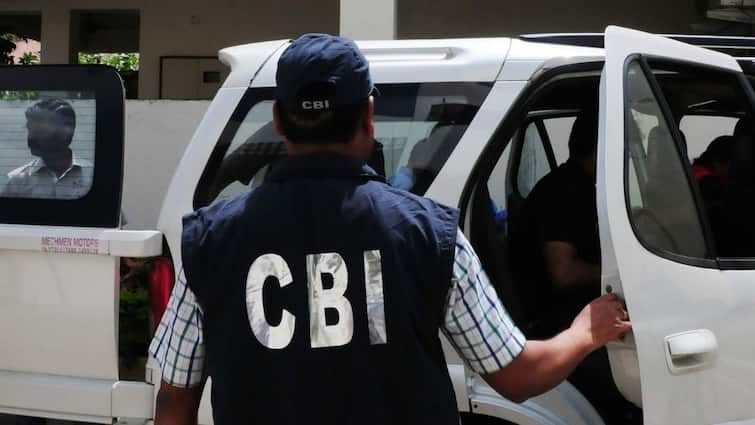 Delhi news Sub Inspector hauz khas 2 Head Constables arrested CBI Bribery Cases Delhi: Sub Inspector, 2 Head Constables Caught Red-Handed By CBI While Accepting Bribe In Separate Cases