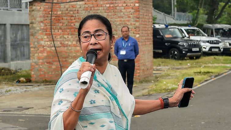 Bankura district incident West Bengal Mamata Banerjee BJP TMC Bengal: Elderly Man's Death Sparks Political Row; BJP Accuses TMC's Involvement, Mamata Denies