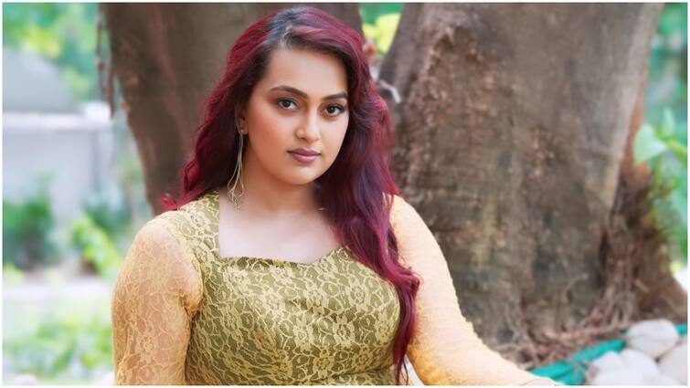 Ester Noronha speaks up about casting couch experience and says its their choice Ester Noronha: ఆ తప్పు మళ్లీ చేయాలనుకోవడం లేదు, ఎదిగేందుకు షార్ట్ కట్స్ ఉన్నాయి:  క్యాస్టింగ్ కౌచ్‌పై ఎస్తర్ కామెంట్స్