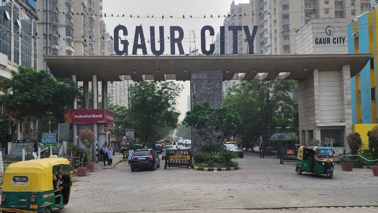 Vehicles Movement Will be Closed Near Gaur City Chowk for Underpass Construction Greater Noida News in Hindi ग्रेटर नोएडा में गौर सिटी के पास बनेगा अंडरपास, बंद रहेगी वाहनों का आवाजाही, जानें- पूरी खबर