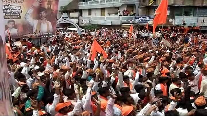 बीड जिल्ह्यातील मराठा समाजापुढे मी नतमस्तक होतो, मराठा समाजाचे मनापासून आभार मानतो, असे म्हणत बीडमधील शांतता रॅलीसाठी झालेल्या गर्दीवरुन मनोज जरांगे यांनी मराठा समाजाला धन्यवाद दिले आहेत.