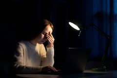 Night Anxiety: क्या रात में ही परेशान कर रही है Anxiety, जानें क्या है सबसे बड़ा कारण, कैसे बचें