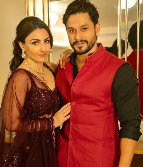 एक्ट्रेस सोहा अली खान ने साल 2015 में एक्टर कुणाल खेमू के साथ शादी की थी. इस कपल के एक बेटी है और ये कपल आज हैपिली मैरिड लाइफ के तौर पर साथ है.