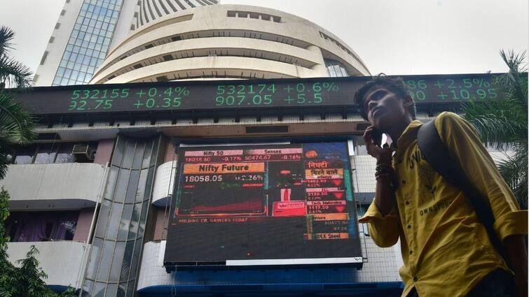 Share Market Today Sensex Slides 250 Points Nifty Around 24250 Stock Market BSE NSE IT Stock Share Market Today: Sensex Slides 250 Points; Nifty Around 24250. IT Stock Gains