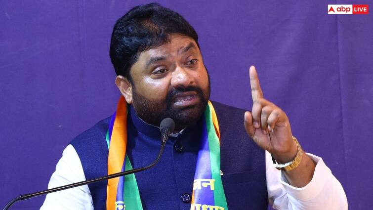 महाराष्ट्र में BJP को बड़ा झटका, पूर्व विधायक ने थामा इस पार्टी का दामन Maharashtra BJP Got Shocked Former MLA Sudhakar Bhalerao resigned Joined NCP Sharad Pawar महाराष्ट्र में BJP को बड़ा झटका, पूर्व विधायक ने थामा इस पार्टी का दामन