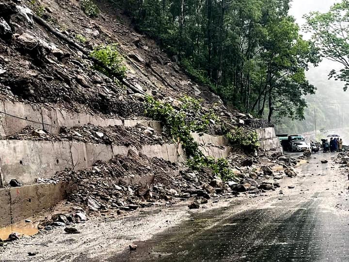 শুক্রবার বৃষ্টির সম্ভাবনা বেশি থাকবে পুরুলিয়া, পূর্ব ও পশ্চিম বর্ধমান বীরভূ্ম এবং মুর্শিদাবাদ জেলাতে। কলকাতা সহ সব জেলাতেই বছর বিদ্যুৎসহ হালকা থেকে মাঝারি বৃষ্টির পূর্বাভাস আলিপুর আবহাওয়া দফতরের। সূত্র- পিটিআই