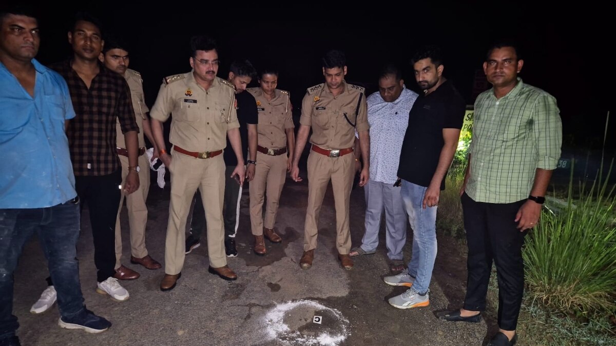 Noida Encounter News: नोएडा में पुलिस और बदमाशों के बीच मुठभेड़, दो शातिर चोरों के पैर में लगी गोली