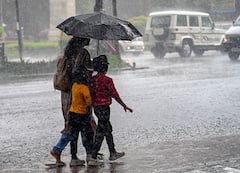 West Bengal Weather: আজ থেকেই বাড়বে বৃষ্টির দাপট? বন্যা পরিস্থিতির চরম সতর্কতা, কোন কোন জেলা রয়েছে তালিকায়?