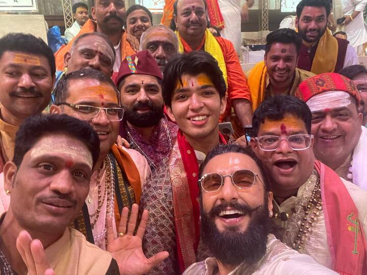 इसी कड़ी में भगवान शिव और शक्ति का अनुष्ठान किया गया. उन्होंने बताया कि 12 जुलाई को वे विवाह समारोह में शामिल होंगे जबकि 13 जुलाई को आशीर्वाद समारोह आयोजित किया गया है. इसमें भी महाकालेश्वर मंदिर के पुजारी शामिल होंगे और फिर 14 जुलाई को उज्जैन आएंगे.