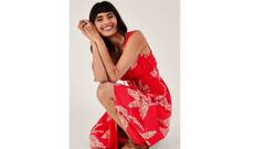 Monsoon Fashion : पावसाळ्यात स्टायलिश अन् कम्फर्टेबल वाटेल! जेव्हा 'हे' मिडी ड्रेस स्टाईल कराल