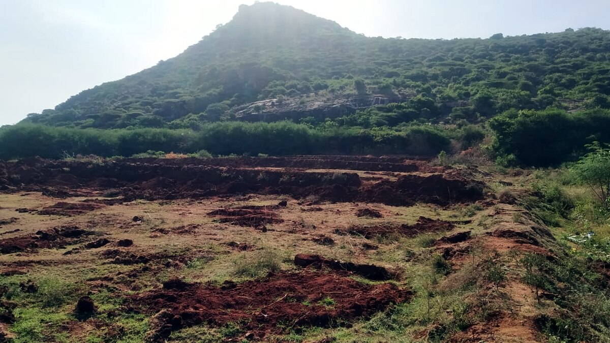 உத்தமபாளையம் அருகே 2 ஆயிரம் ஆண்டுகள் பழமையான முதுமக்கள் தாழி கண்டுபிடிப்பு