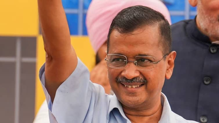 Supreme Court Grants Interim Bail to Arvind Kejriwal in excise policy case Delhi Liquor Scam Case: లిక్కర్ స్కామ్ కేసులో కేజ్రీవాల్‌కి ఊరట, మధ్యంతర బెయిల్ ఇచ్చిన సుప్రీంకోర్టు - అయినా జైల్లోనే