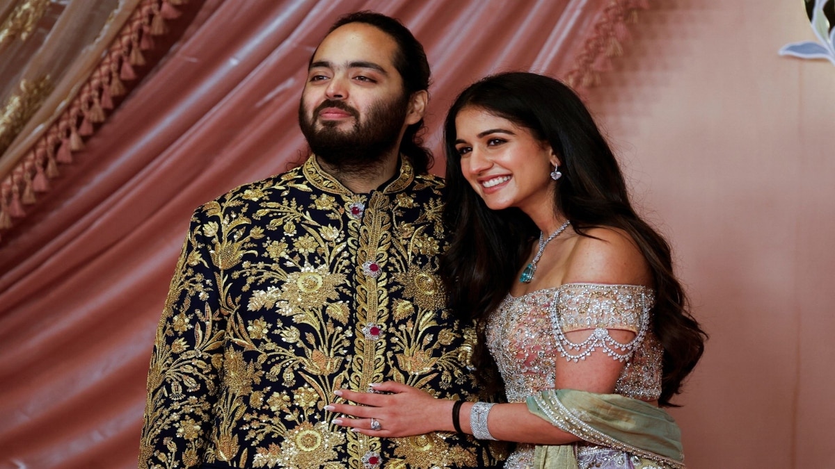 Anant Ambani - Radhika: அம்பானி வீட்ல சர்க்கஸா, பணம் இருந்தா இப்படி செய்வீங்களா.. அனுராக் காஷ்யப் மகள் காட்டம்!