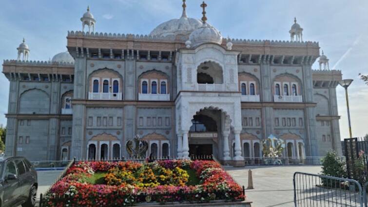 UK Gurdwara Attack News Teen Arrested For Attacking 2 Women With Bladed Weapon At UK Gurdwara Kent Police Teen Arrested For Attacking 2 Women With 'Bladed Weapon' At UK Gurdwara