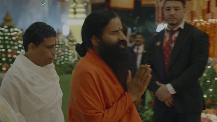 Baba Ramdev also attended the biggest wedding of the country.