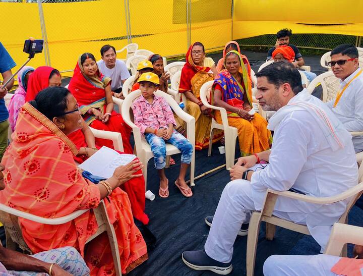 मूल रूप से बिहार से नाता रखने वाले पीके DM (दलित और मुस्लिम) के साथ EBC (आर्थिक तौर पर पिछड़े/महापिछड़ा) पर ध्यान दे रहे हैं.
