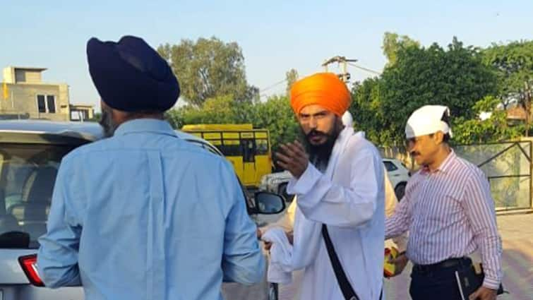 Amritpal Singh brother Harpreet Singh arrested by Jalandhar Police with drugs निर्दलीय सांसद अमृतपाल सिंह का भाई गिरफ्तार, क्या है मामला?