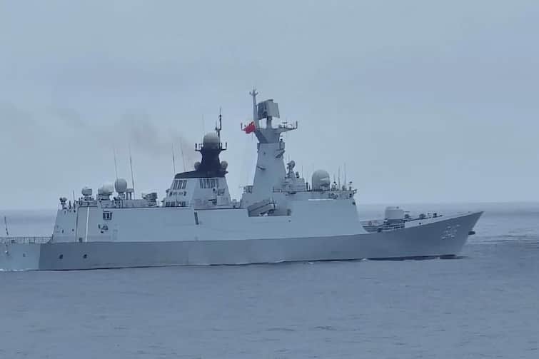 Multiple Chinese military ships were spotted near america waters off Alaska US Coast Guard claim China Warships : अमेरिका के सटे इलाकों में चीन के 4 युद्धपोत तैनात, कहीं जंग की तैयारी तो नहीं, हाई अलर्ट जारी